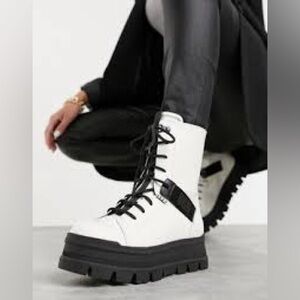 Women’s UGG Sheena White Leather Lace Up Platform Boot Size 6.5M